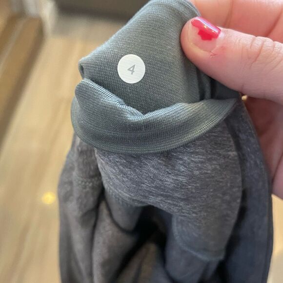 Lululemon Grey Cropped Leggings Size 4! - Picture 4 of 4